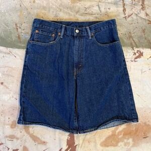 Baggy Levi's denim shorts